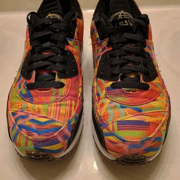 Nike Air Max 90's "Familia" - Picture 9 of 16